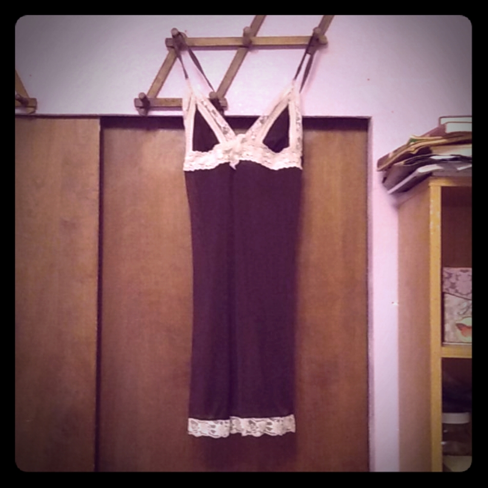 Size small brown and white slip